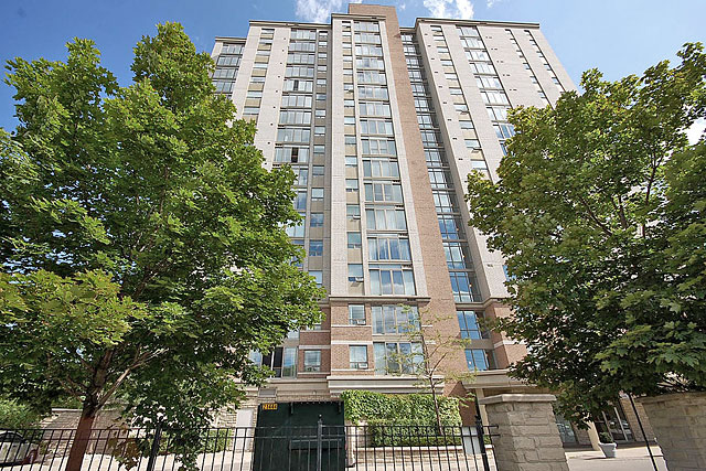 Compass Creek Condos at 200 Burnhamthorpe Road East, Mississauga
