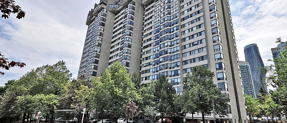 Sherwood Towers in Square One at 200 Robert Speck Parkway, Mississauga