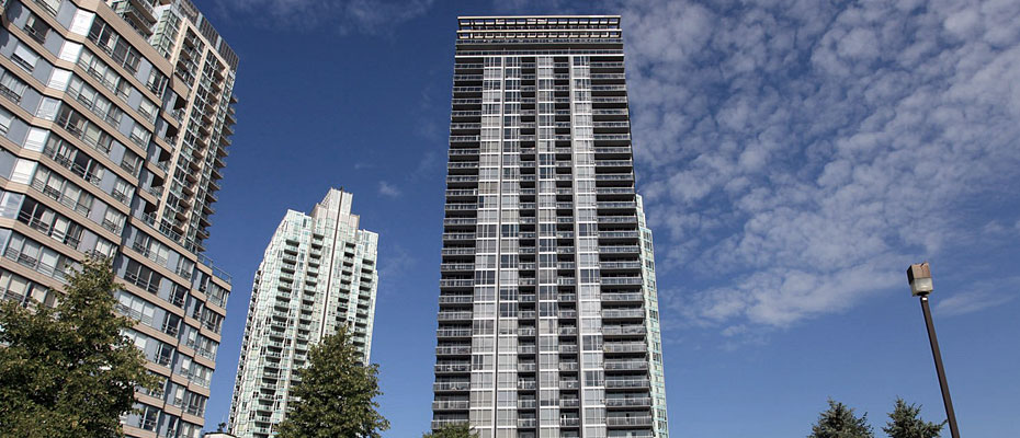 Onyx Condos and Lofts in Square One at 223 Webb Drive, Mississauga