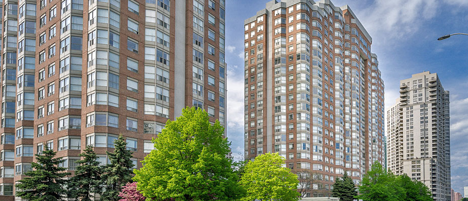 The Monarchy Condos at 325 and 335 Webb Drive, Mississauga
