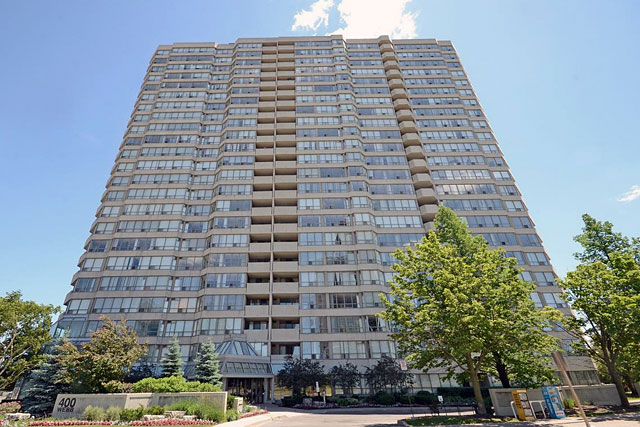 Centre IV Condos at 400 Webb Drive, Mississauga