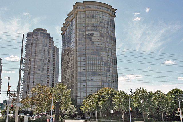 Esprit Condos at 50 Eglinton Avenue West, Mississauga