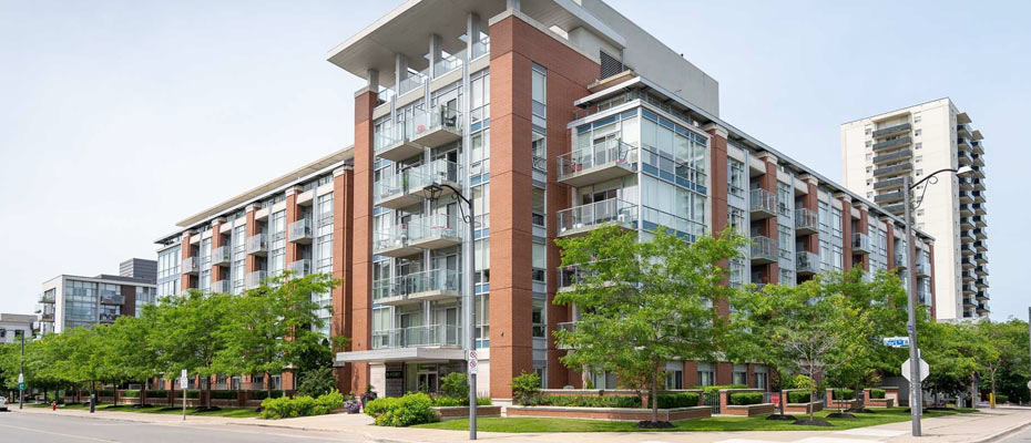 The Regatta II Condominiums at 80 Port Street East in Port Credit, Mississauga